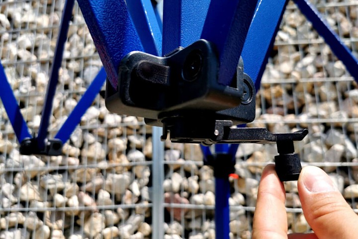 tiek pārdota lapene